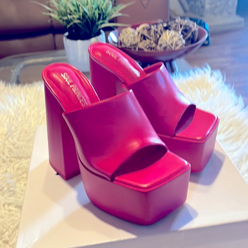 Sexy top notch pink high heels